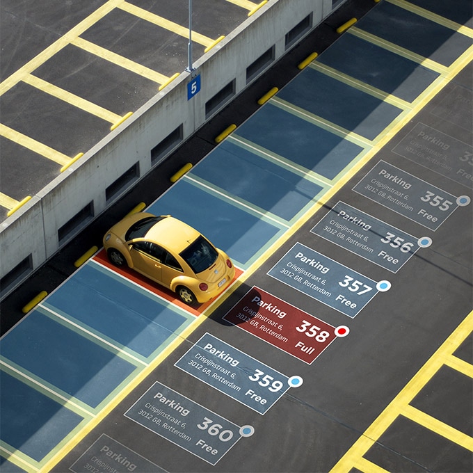 TomTom On-Street and Off-Street Parking