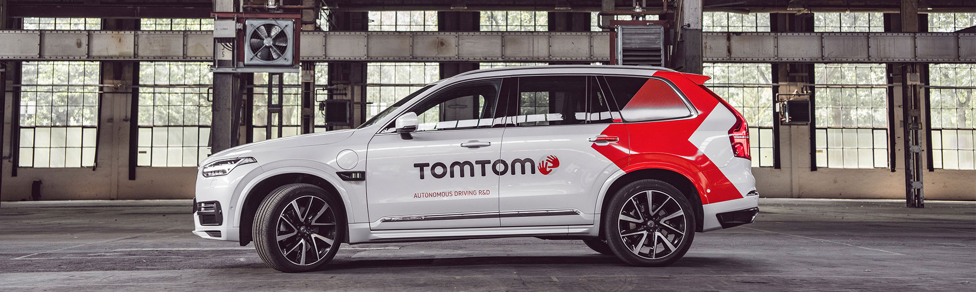 How does TomTom’s self-driving test car help developers make better HD maps?